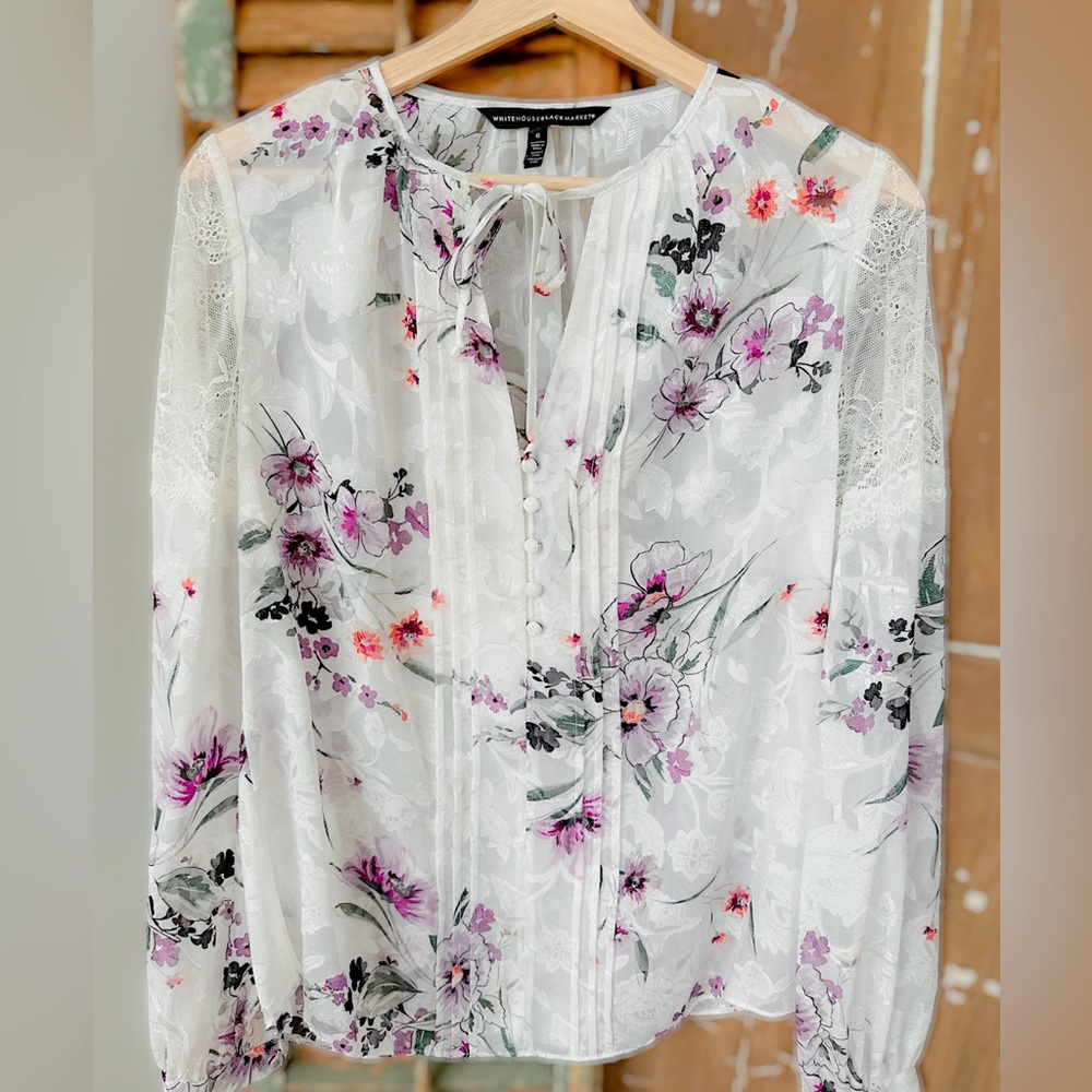 WHBM - SIZE 6 - MIXED LACE LONG SLEEVE BLOUSE | Never Worn Excellent Condition